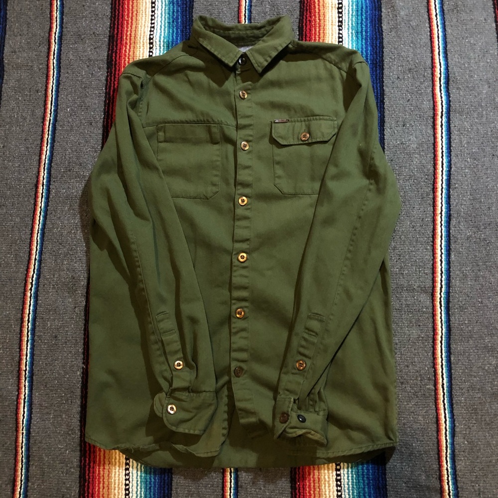 Globe button up shirt size medium